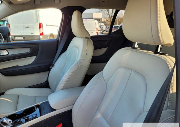 Volvo XC 40 cena 157777 przebieg: 68000, rok produkcji 2020 z Bielsk Podlaski małe 379